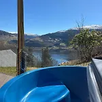 - Sauna, Hot Tub&private Waterfall Appartamento