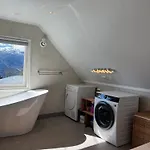 - Sauna, Hot Tub&private Waterfall *